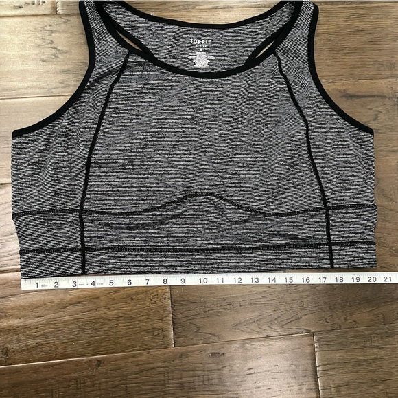 Torrid Crop Work Out Top - Picture 6 of 7